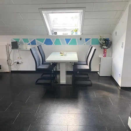 Moderne Neckarschleife Mit Klimaanlage Kirchheim am Neckar