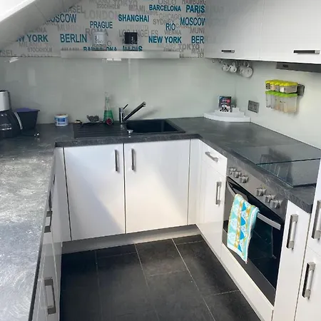 Moderne Neckarschleife Mit Klimaanlage *