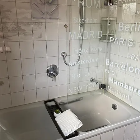 Moderne Neckarschleife Mit Klimaanlage Kirchheim am Neckar